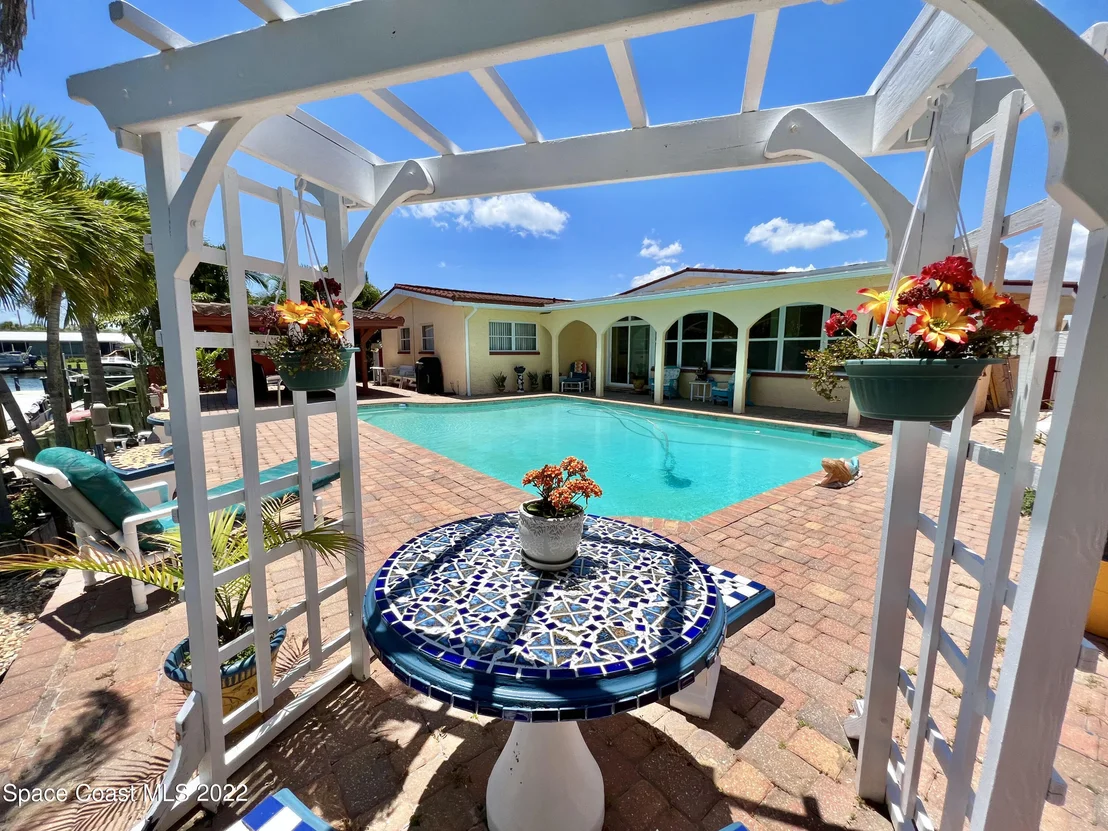 Photo of 16 Sloop Drive
