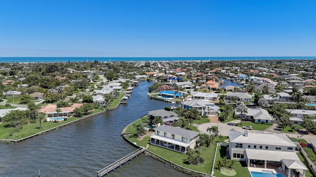 Photo of 451 River View Lane