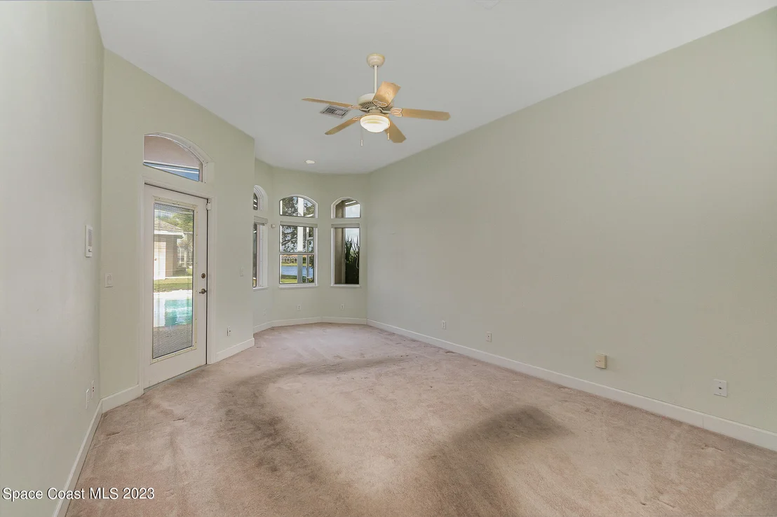 Photo of 990 Starling Way