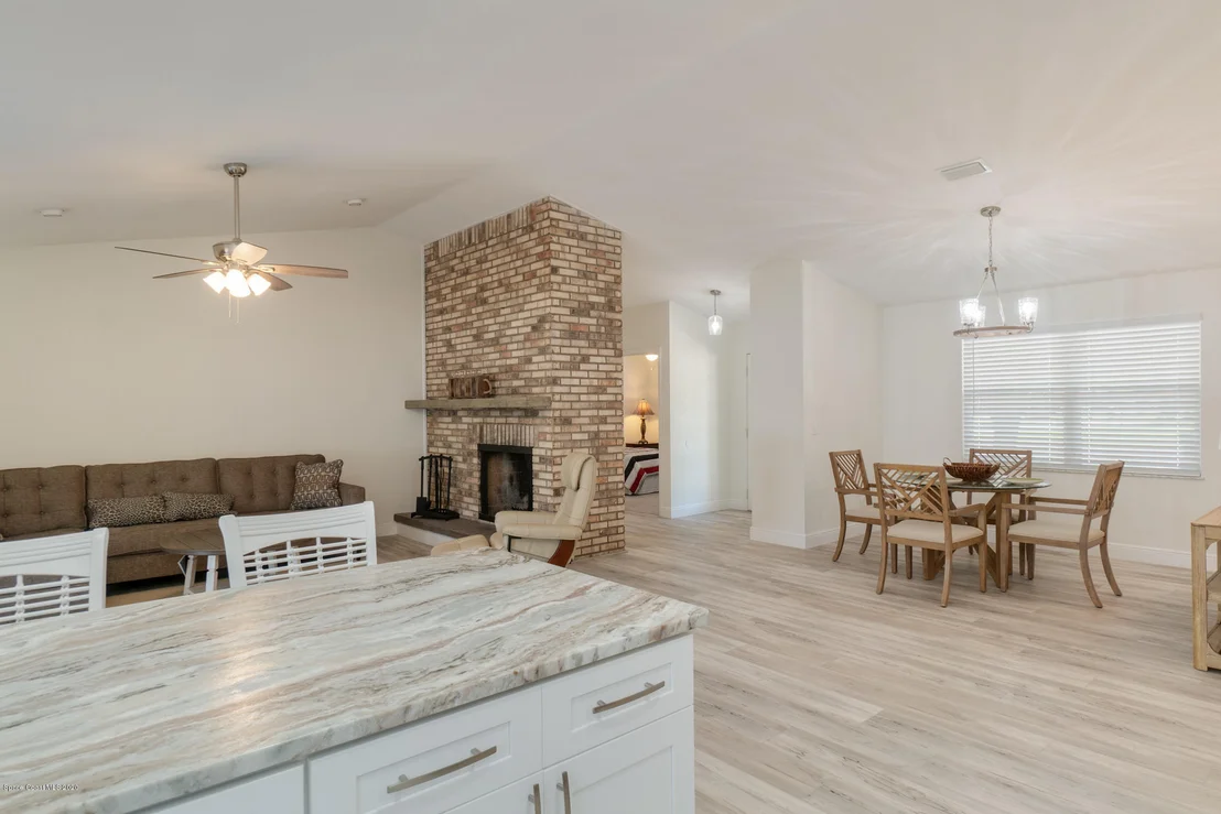 Photo of 7780 Sheridan Road