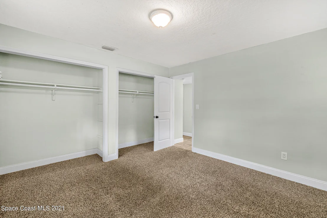 Photo of 555 Bahama Drive
