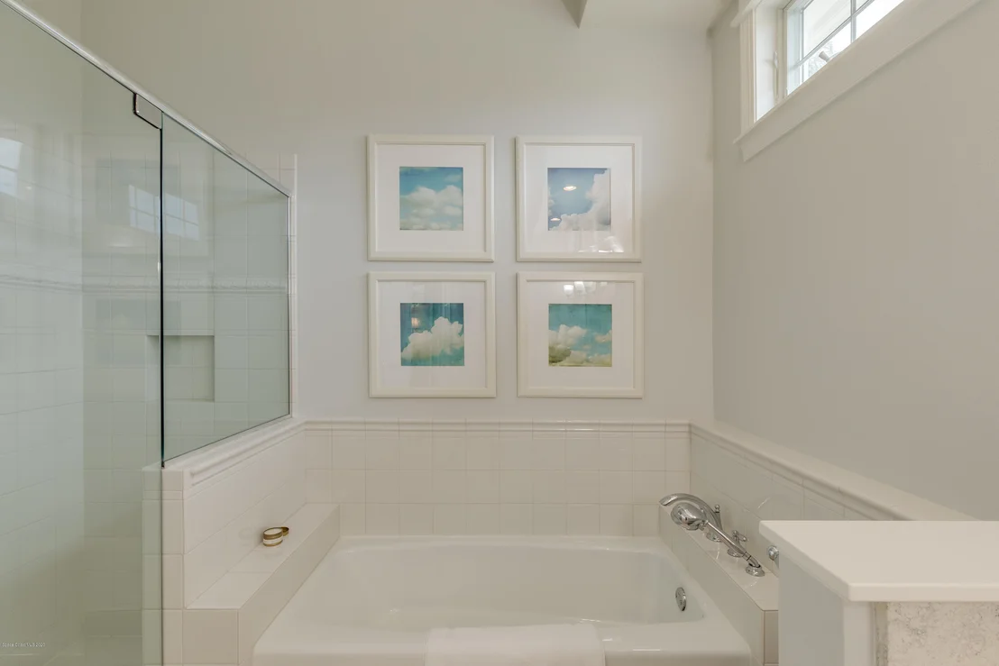 Photo of 1660 Canterbury Drive