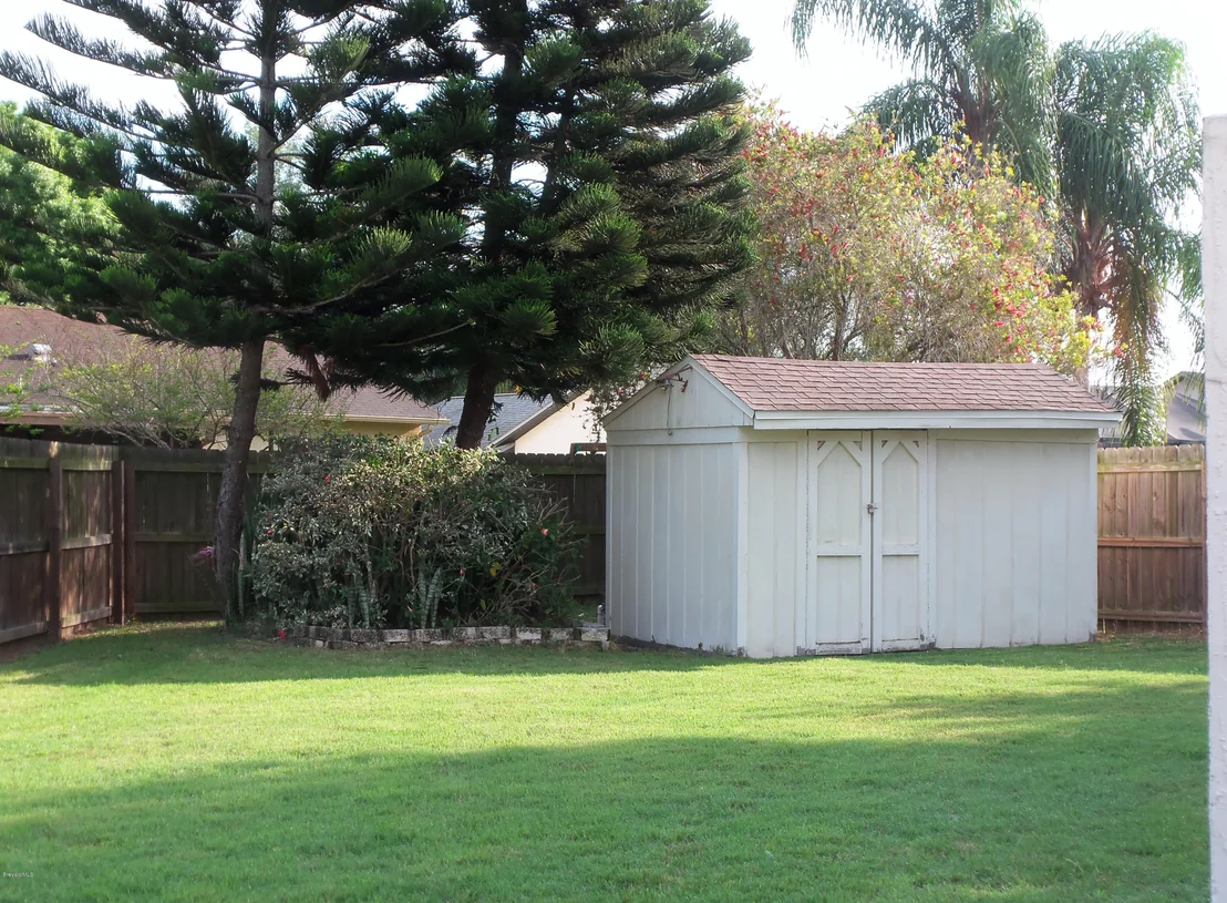 Photo of 862 Pine Wood Avenue