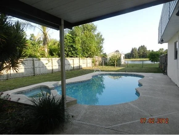 Photo of 1399 NE Knecht