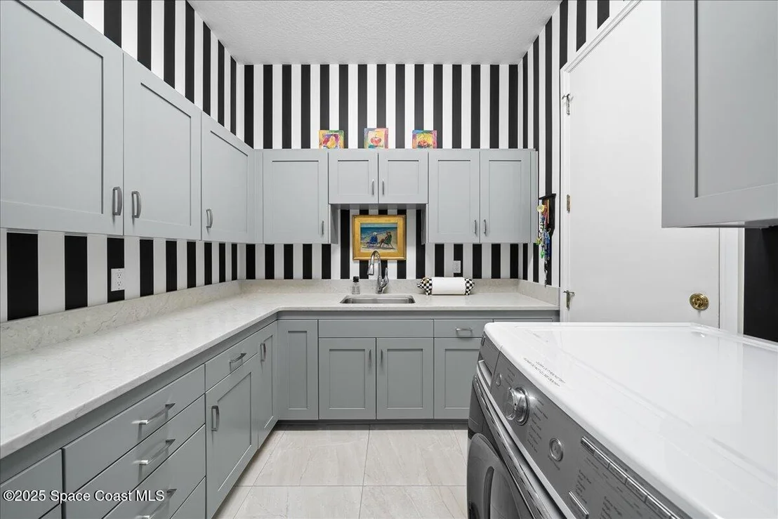 Photo of 110 W Bay Drive