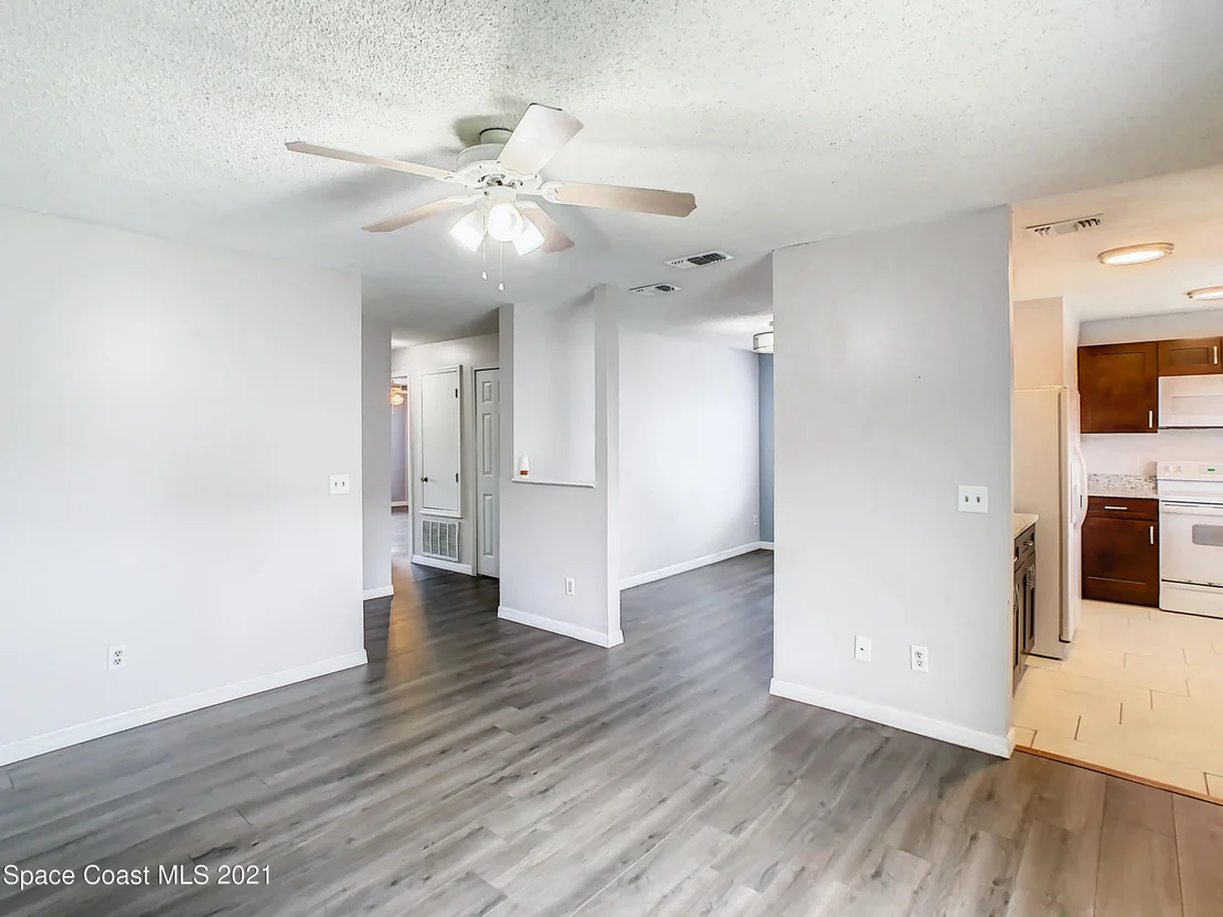 Photo of Unit 3 at 4100 Pershing Pointe Place