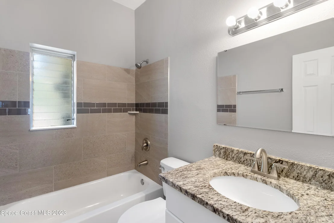 Photo of 1297 Ridgewood Drive