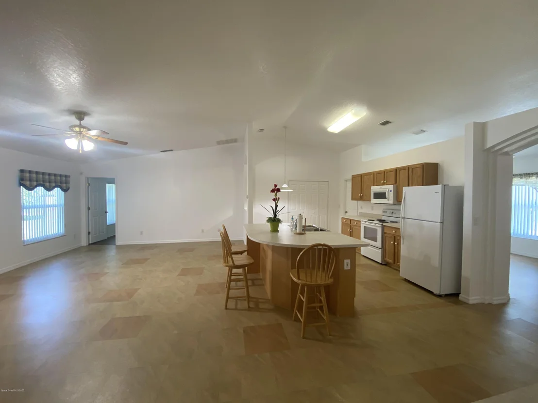 Photo of 6800 Cecil Road