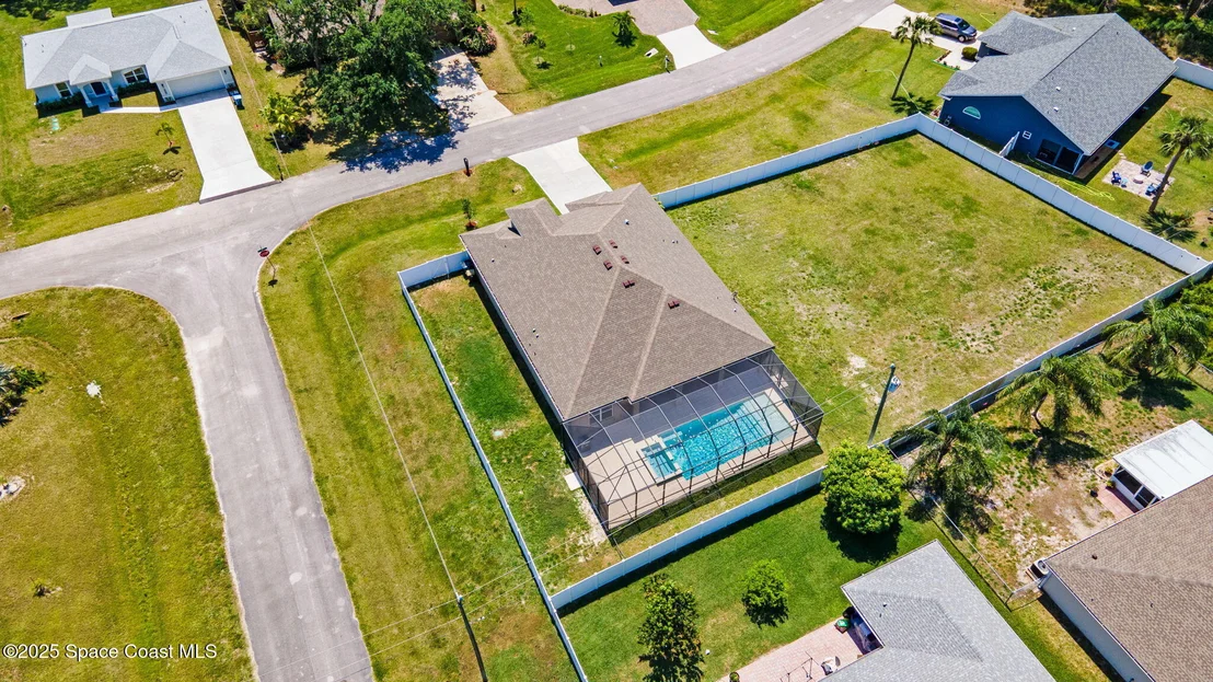 Photo of 539 Balcom Terrace SE