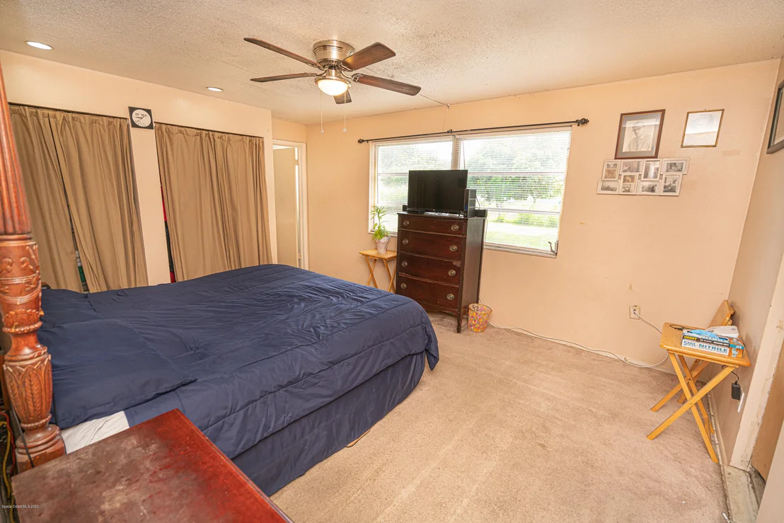 Photo of 725 Angle Street NE
