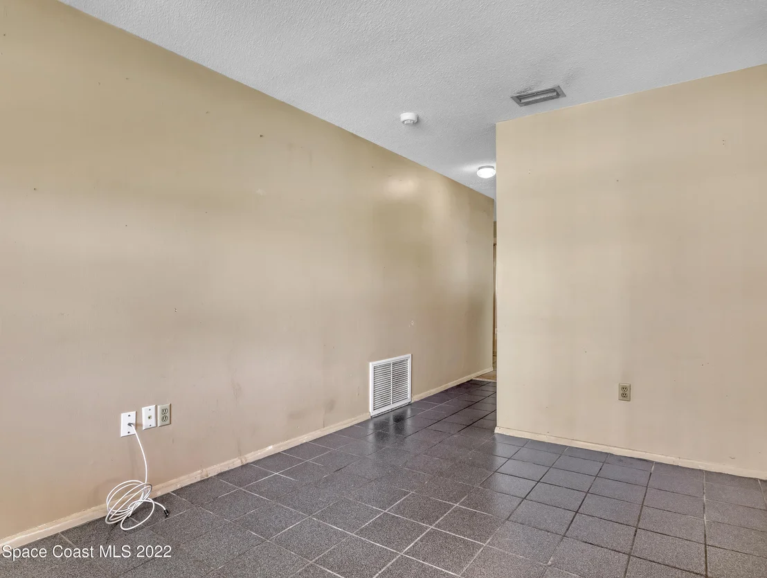 Photo of 916 Kings Post Road