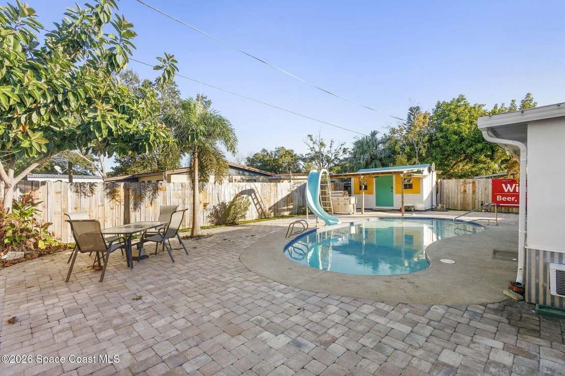 Photo of 727 Clarke Avenue