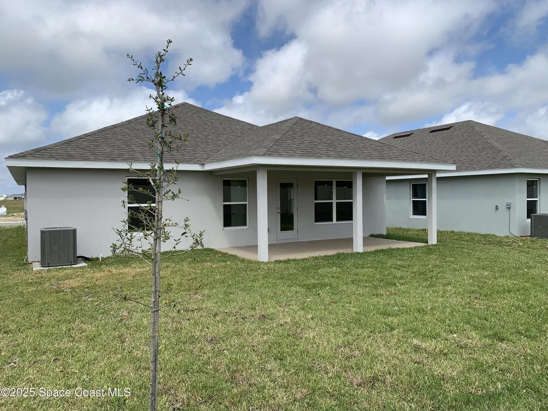 Photo of 935 Kylar Drive NW