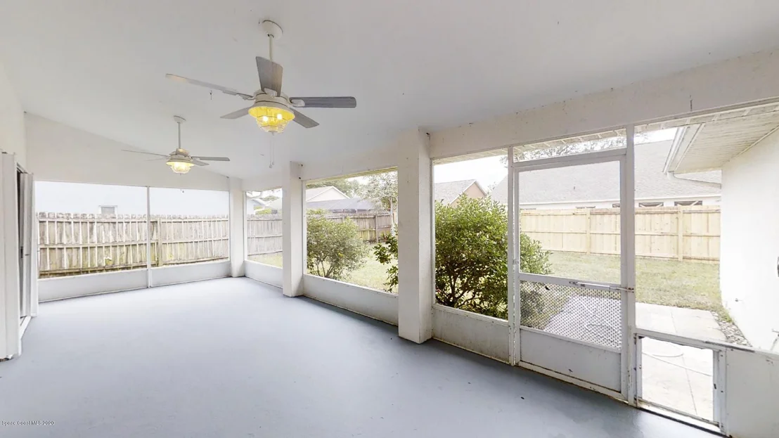 Photo of 925 Pelican Lane