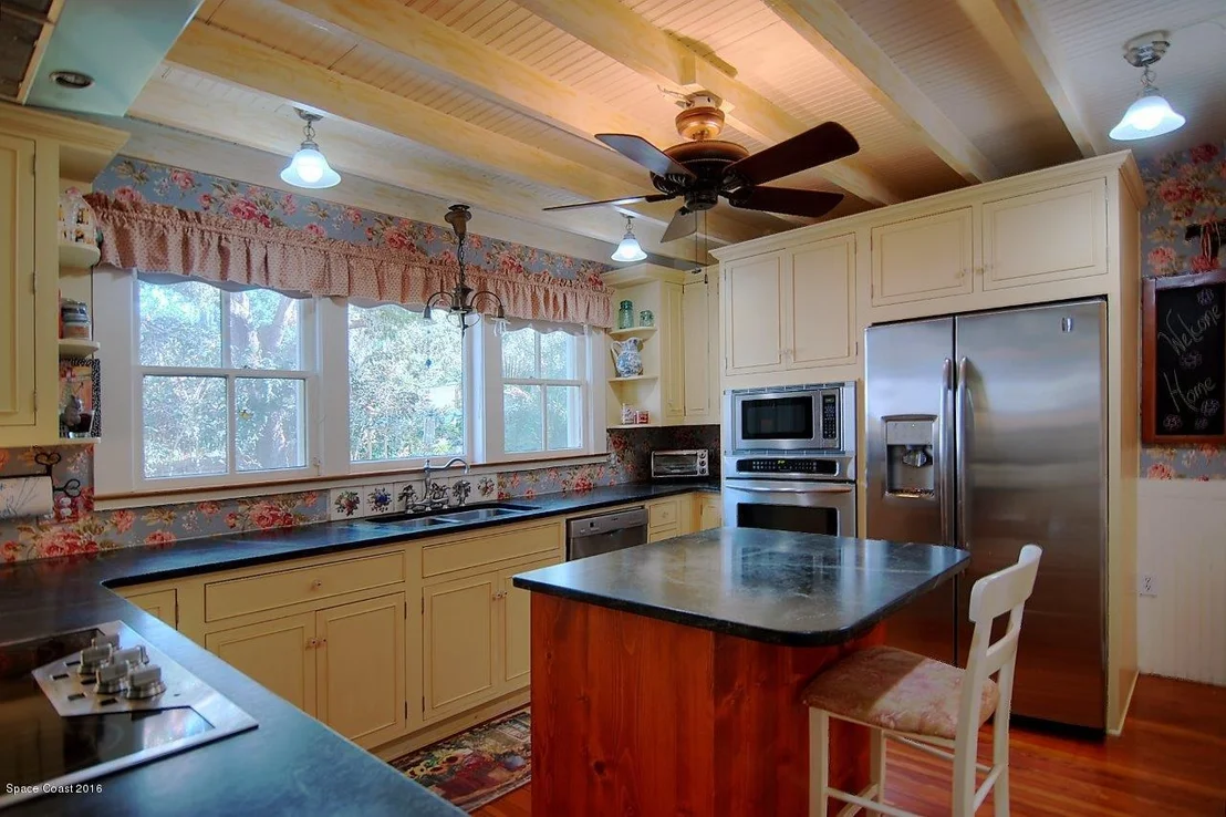 Photo of 27 Barton Avenue