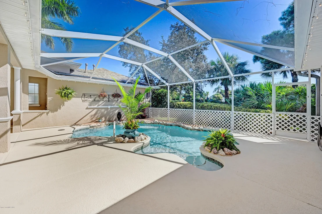 Photo of 601 Gina Lane