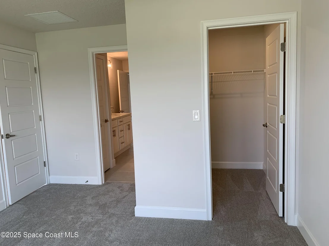 Photo of 1095 Kylar Drive NW