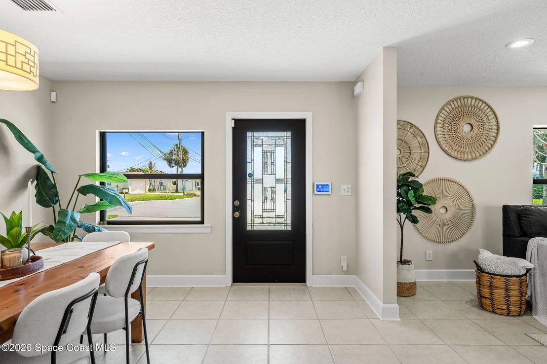 Photo of 213 River Road