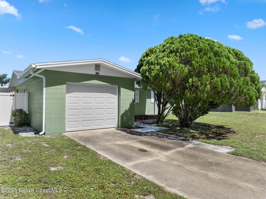 Photo of 350 Maple Place