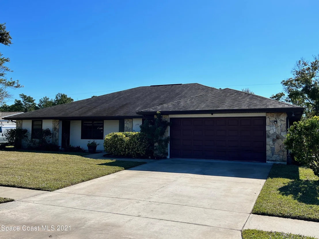 Photo of 2796 Rodeo Drive NE