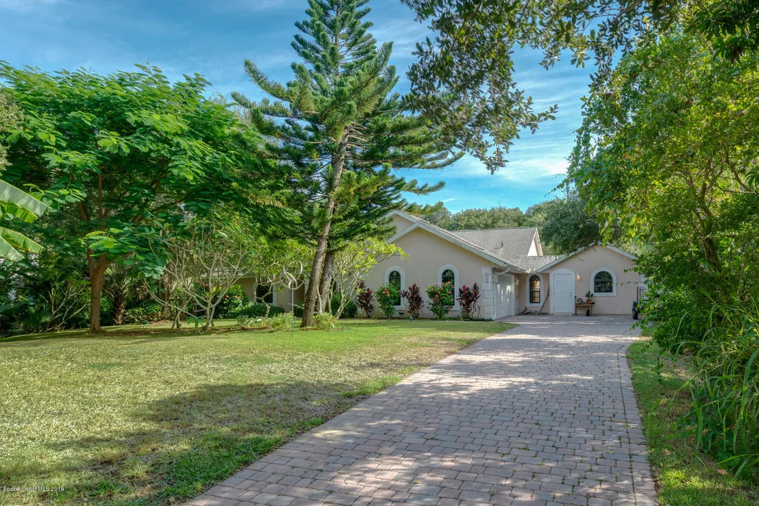 Photo of 113 Seagrape Road