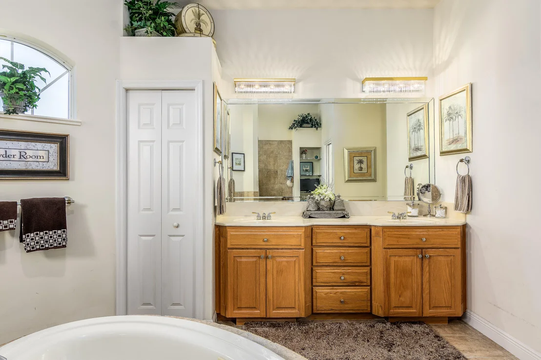 Photo of 1200 Starling Way