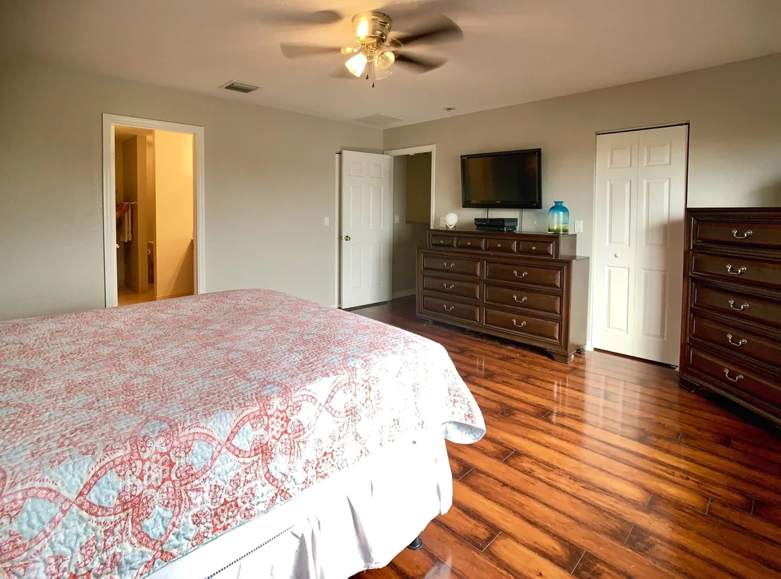 Photo of 4467 56th Lane