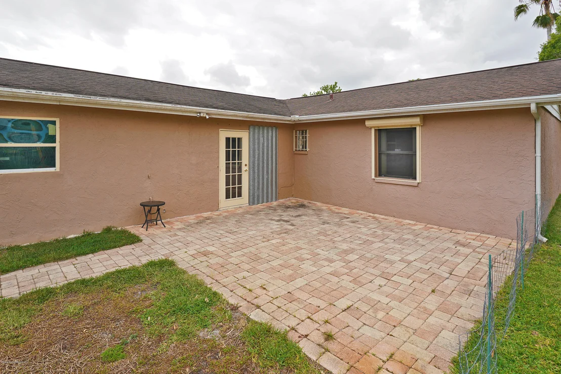 Photo of 2880 Lancaster Road