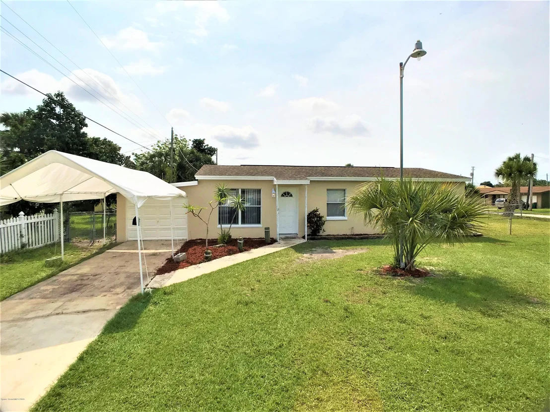 Photo of 1705 Mosswood Drive