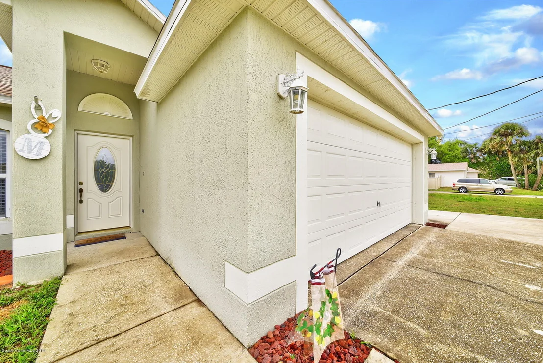 Photo of 6272 Bamboo Avenue