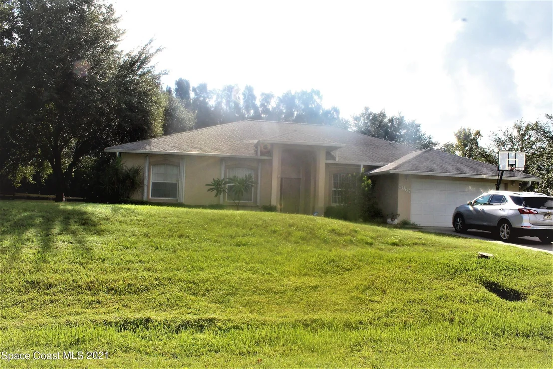 Photo of 3067 Temple Lane N
