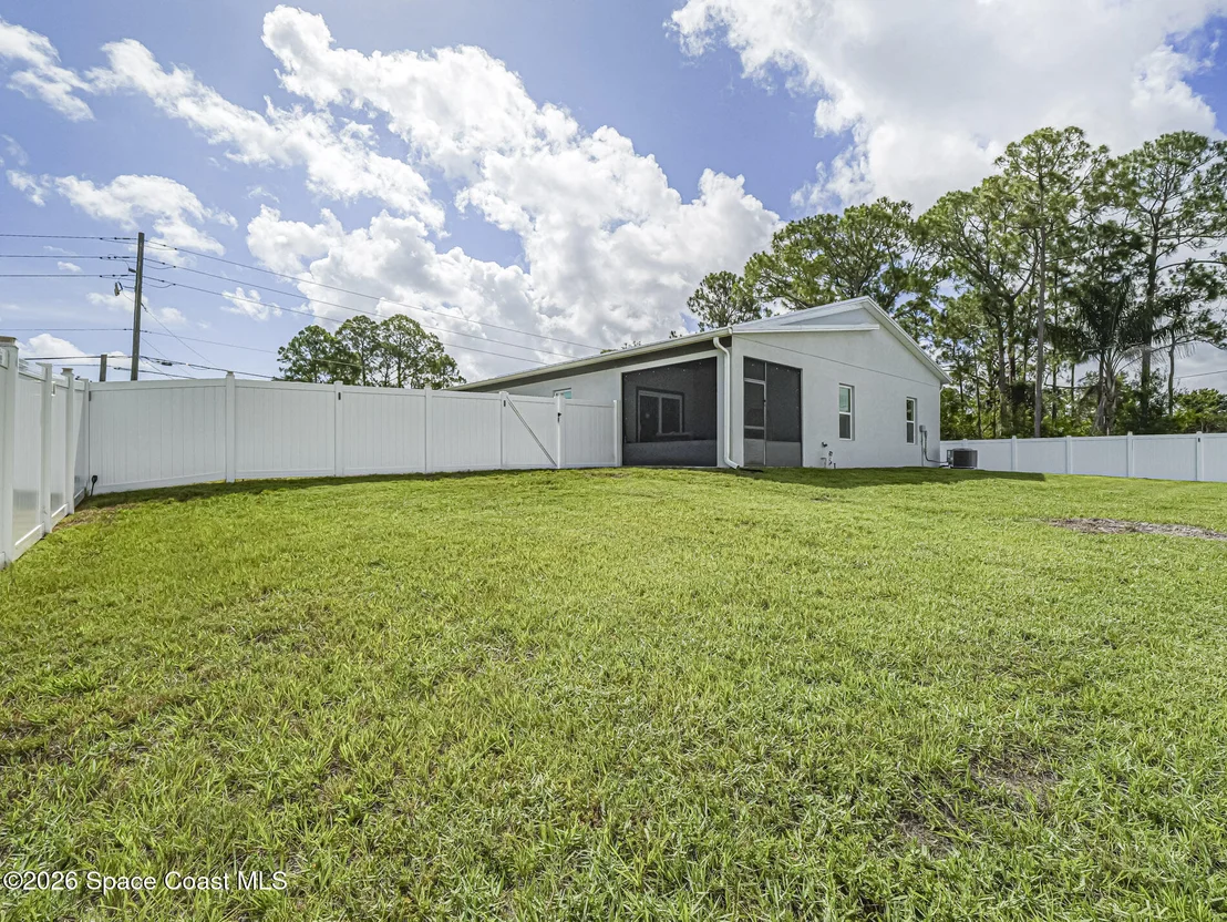 Photo of 3010 Eldron Boulevard SE