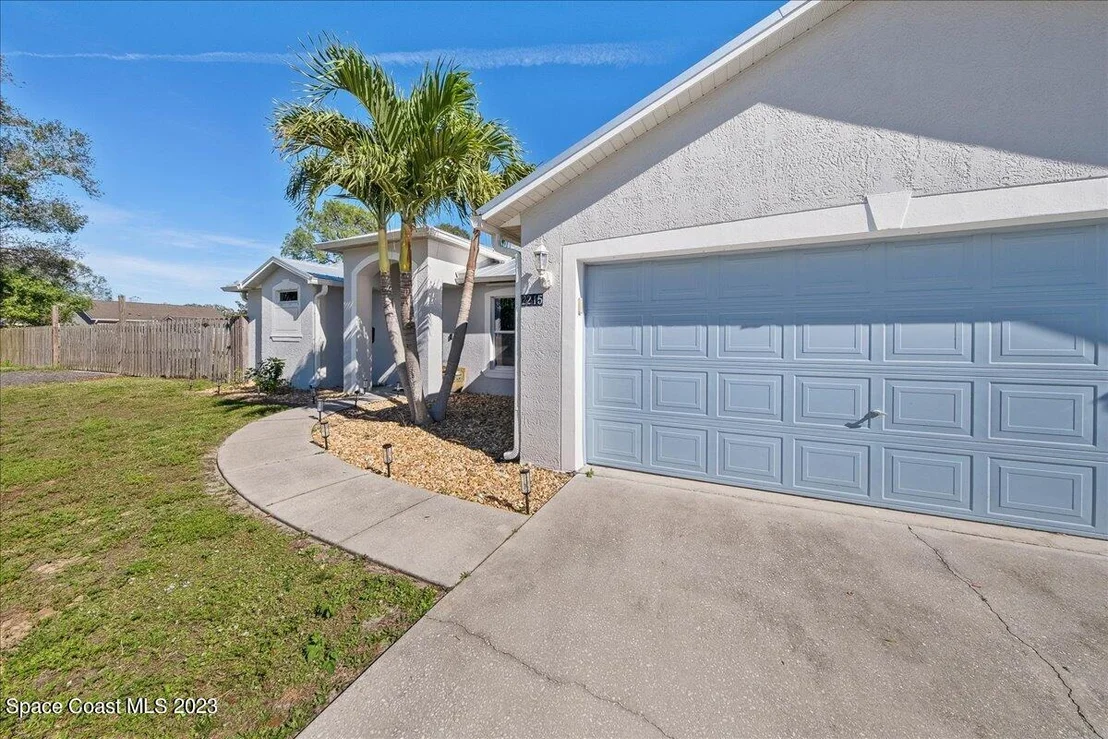 Photo of 2215 Wilcox Street