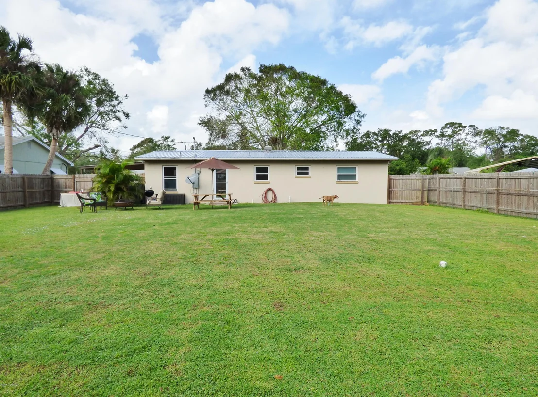 Photo of 2525 N Palm Drive N