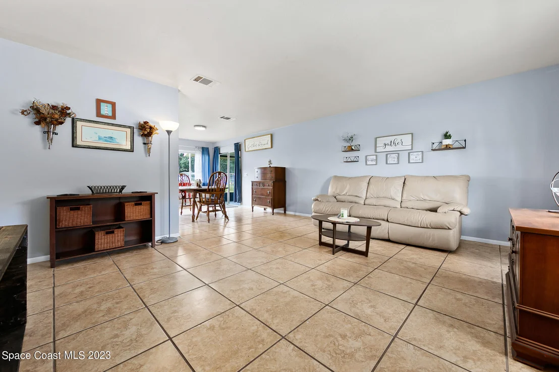 Photo of 1312 Ethel Circle NE