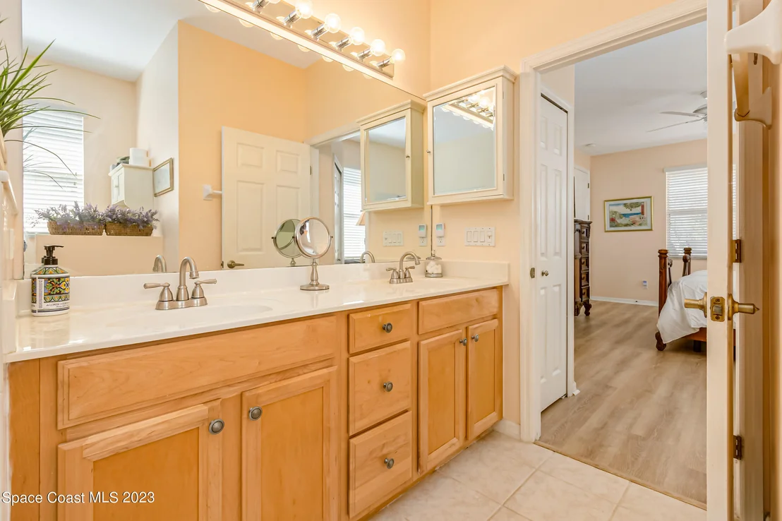 Photo of 4481 Portage Trail