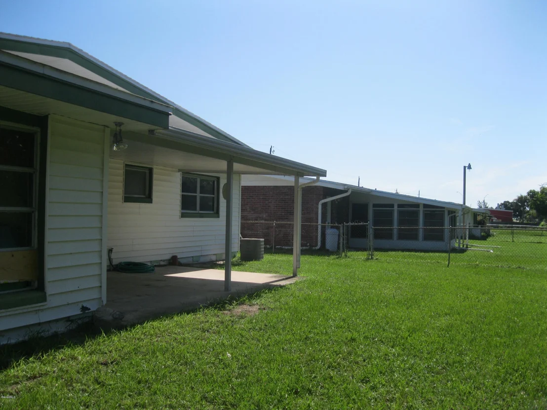 Photo of 2374 NE Shenandoah Road