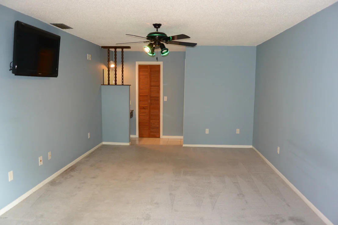Photo of 110 Holiday Lane