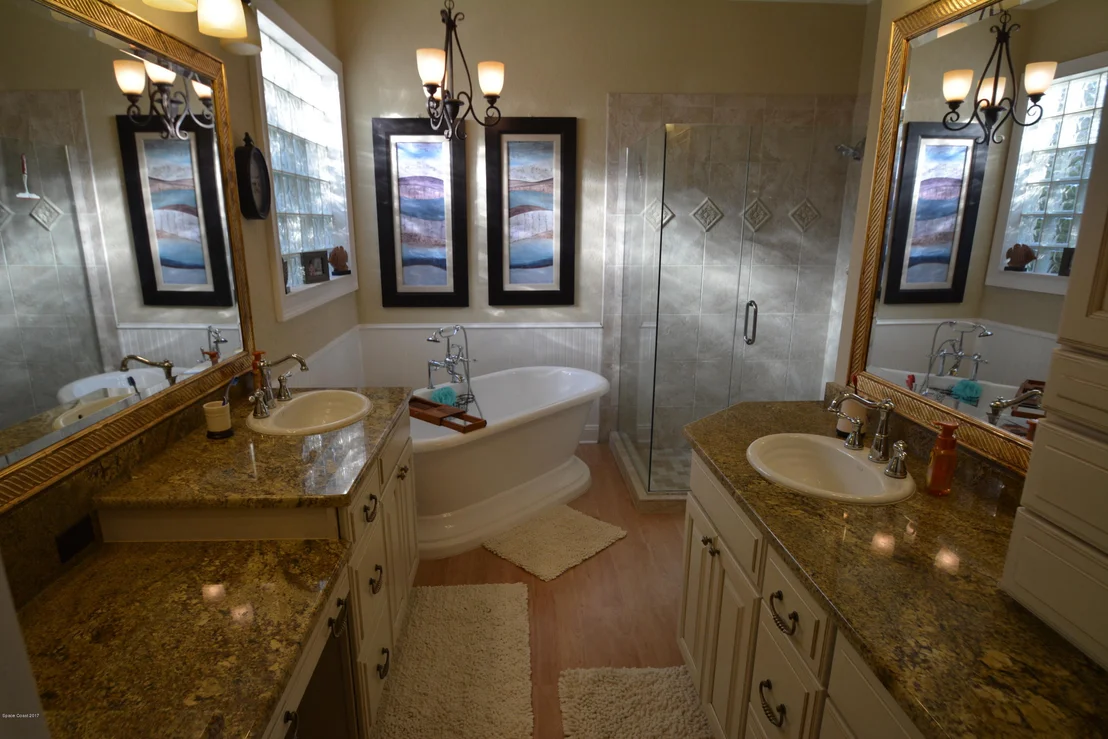 Photo of 2741 Englewood Drive