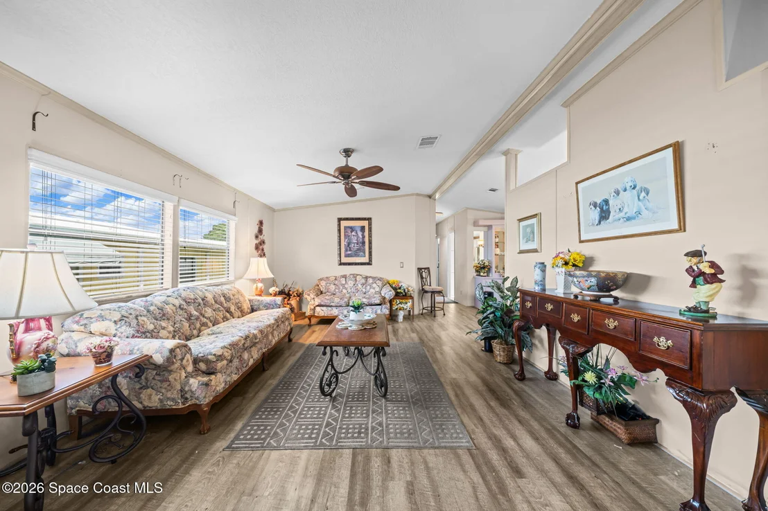Photo of 602 N Dolphin Circle