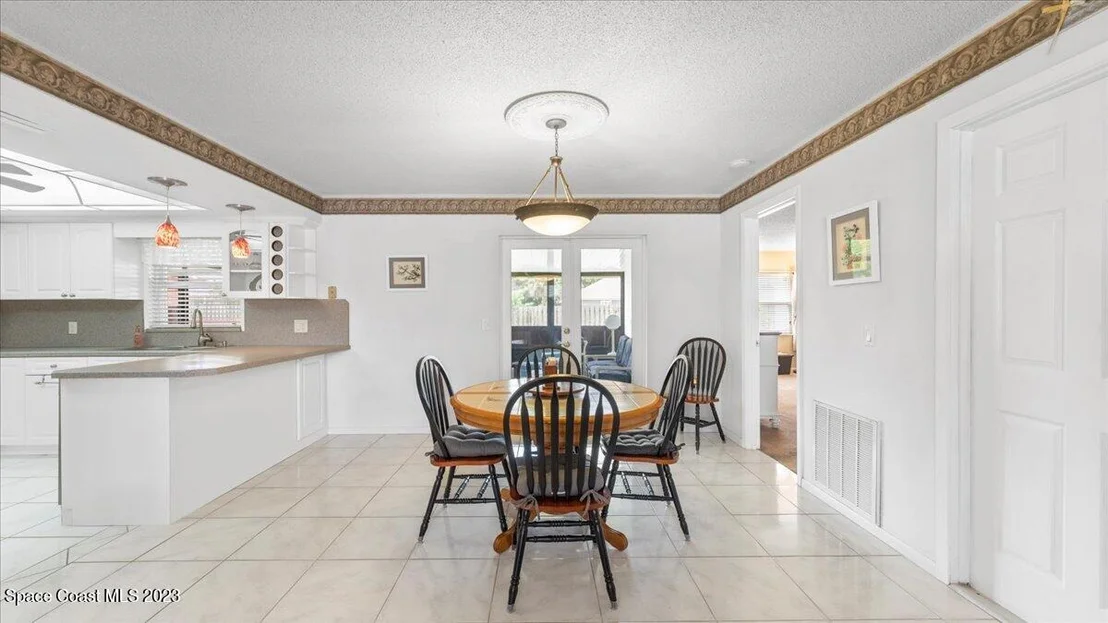 Photo of 987 Sycamore Drive