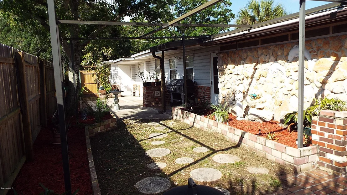 Photo of 1041 George Avenue
