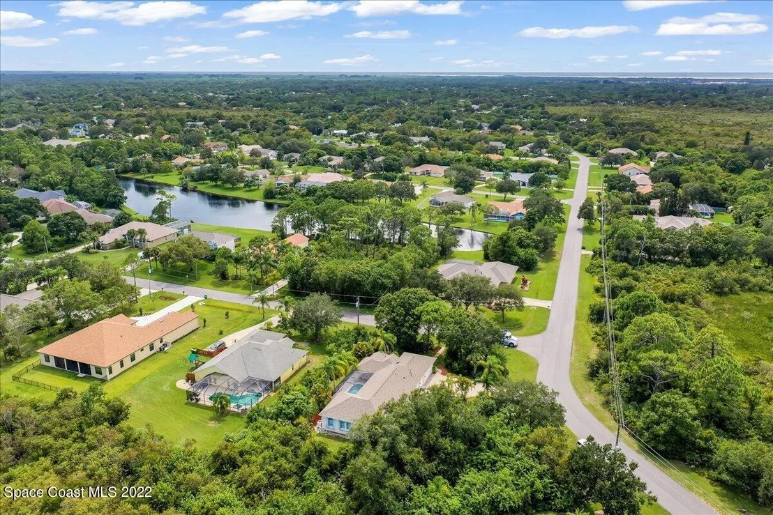 Photo of 4523 Long Lake Road