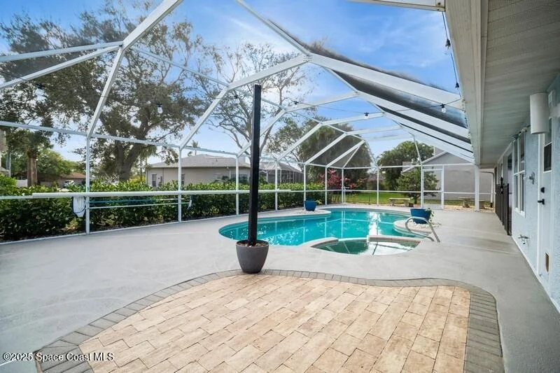 Photo of 586 Deerfield Drive