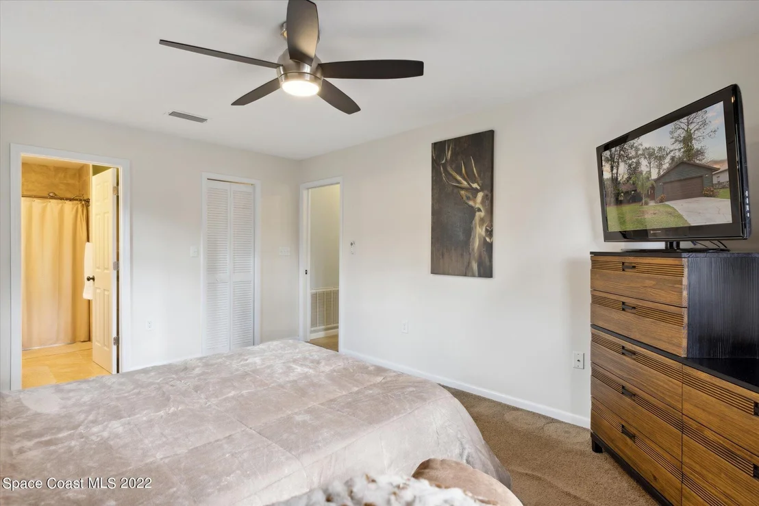 Photo of 5575 Graham Street