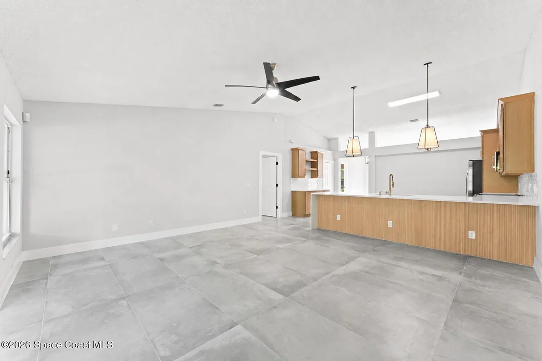 Photo of 1384 Hill Avenue