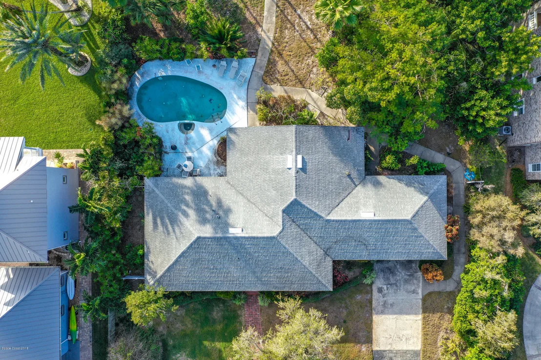 Photo of 2218 N Riverside Drive