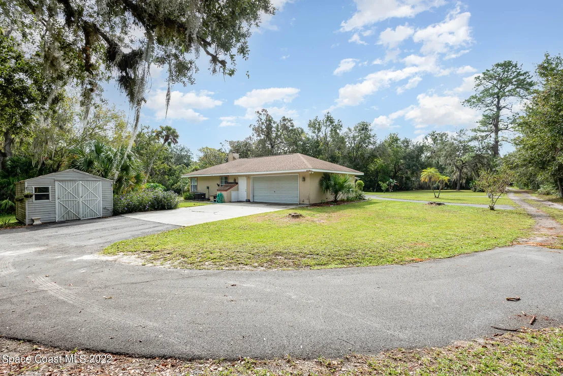 Photo of 3396 Lionel Road
