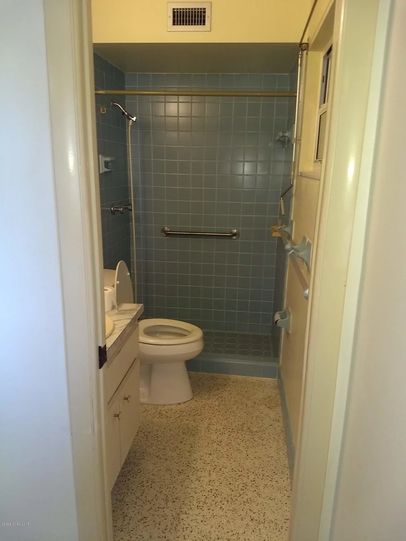 Photo of 800 Edwards Street NE