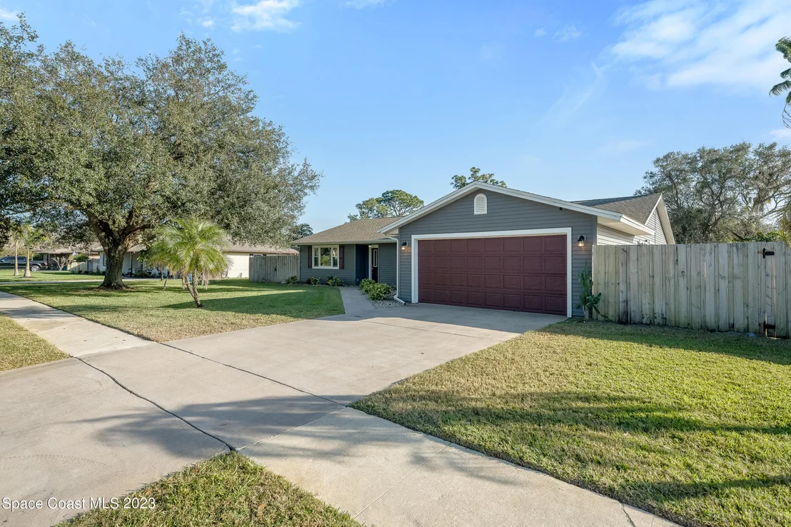 Photo of 2624 School Drive NE